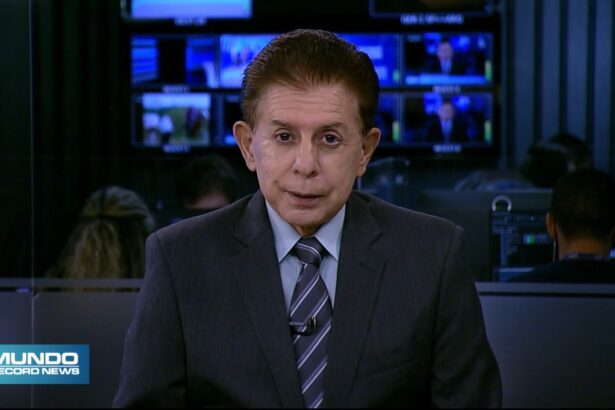 Heródoto Barbeiro nos estúdios do Mundo Record News