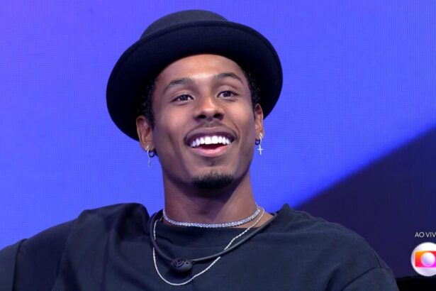 Paulo André sorrindo na final do BBB 22