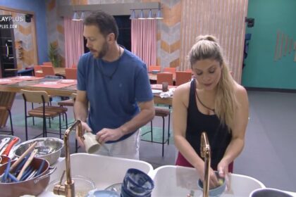 Adryana e Albert na cozinha do Power Couple