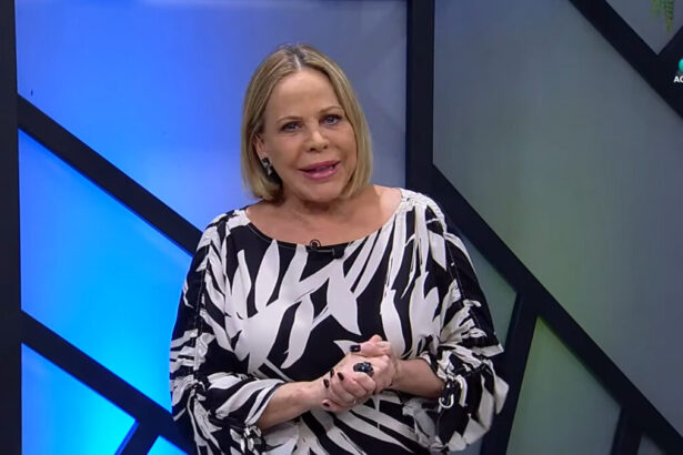 Claudete Troiano em trecho do Vou Te Contar, na RedeTV!