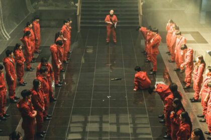 Personagens vestidos de vermelho emc ena de La Casa de Papel Coreia