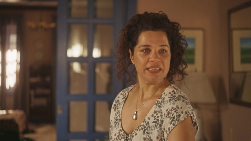 Maria Bruaca responde mal a Tenório após cair do cavalo em cena de Pantanal