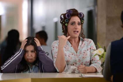 Mariana Xavier (Marcelina) e Paulo Gustavo (Dona Hermínia) em trecho do filme Minha Mãe é Uma Peça