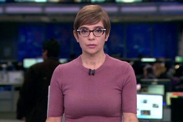 Renata Lo Prete na bancada do Jornal da Globo