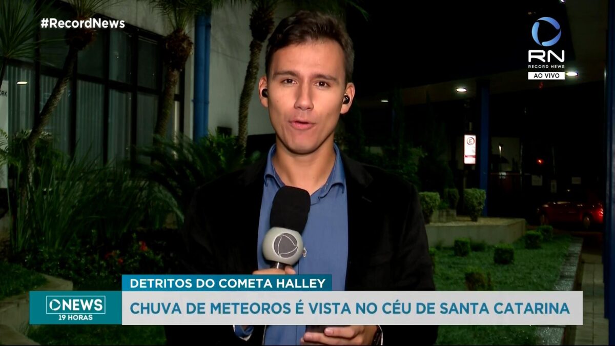 Repórter da afiliada da Record TV em Santa Catarina em link ao vivo na Record News