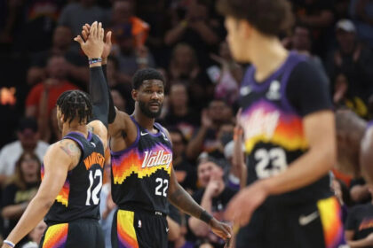 Trecho do jogo entre phoenix suns e dallas mavericks pela nba