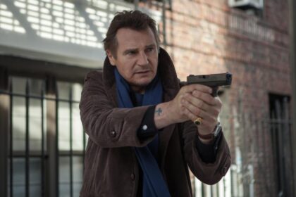 Liam Neeson em trecho do filme Caçada Mortal, exibido pela Tv Globo no Domingo Maior