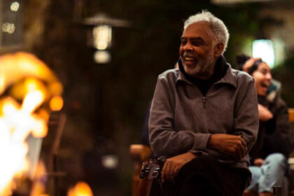 Gilberto Gil sorrindo