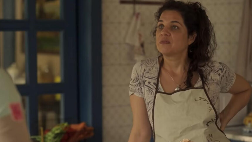 Isabel Teixeira de avental em cena de Pantanal