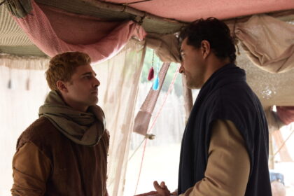 Personagens jonatas (mguel coelho) e saul (carlo porto) em trecho da série reis - final da 2ª temporada