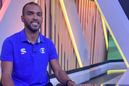 Richarlyson nos estúdios do SporTV, nos bastidores de uma transmissão