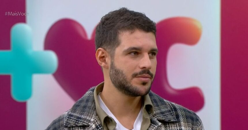 Rodrigo Mussi em trecho do Mais Você, durante o bate papo no programa