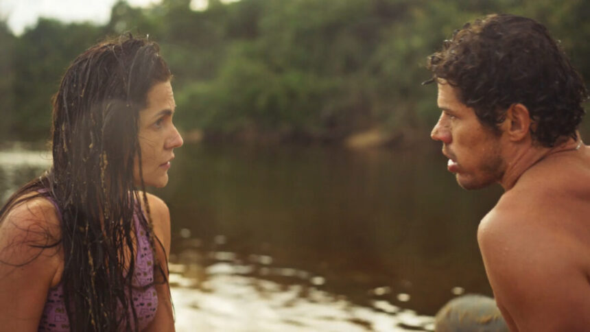 José Loreto (Tadeu) e Paula Barbosa (Zefa) em cena da novela Pantanal