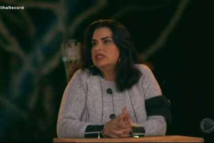 Solange durante jogo da discórdia do Ilha Record.