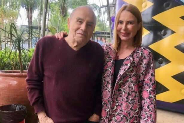 Stênio Garcia e Marilene Saad abraçados