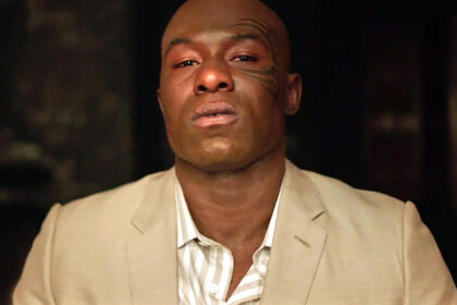 Trevante Rhodes em cena da série Mike