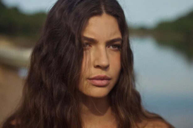Alanis Guillen em cena de Pantanal