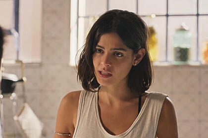 Julia dalavia, como guta, em trecho da novela pantanal
