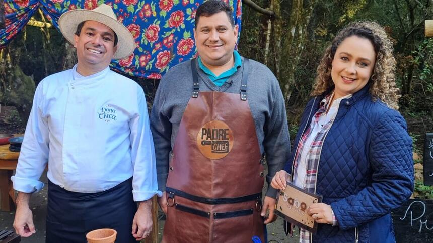 Padre Chef Evandro e Letícia Andrade durante gravação do Sabor de Vida, da TV Aparecida