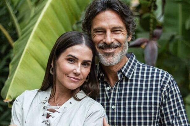 Deborah Secco e Paulo Pires abraçados