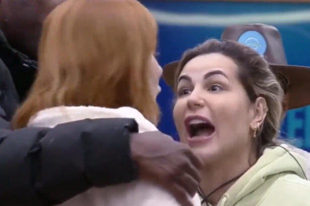 Deborah Albuquerque e Deolane Bezerra discutindo