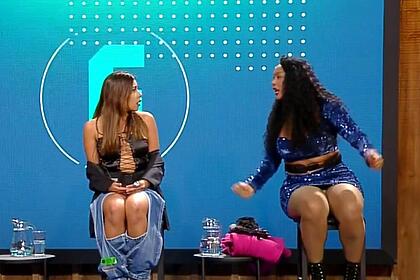 Ingrid e Rosi discutindo no deck de A Fazenda 14