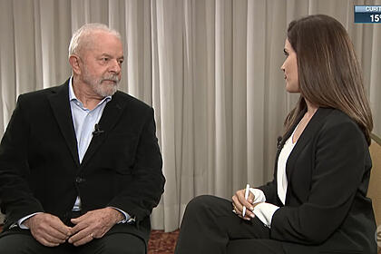 Lula de frente para débora bergamasco em trecho da entrevista no sbt brasil