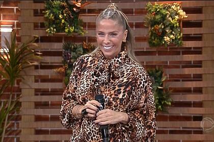 Adriane Galisteu de animal print para a 1ª Prova do Fazendeiro de A Fazenda 14