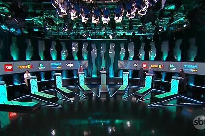 Cenário do debate presidencial promovido pelo sbt