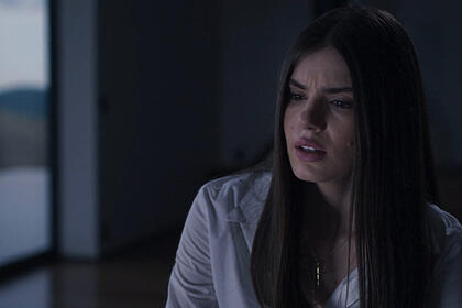 Camila queiroz, como angel, em trecho da estreia de verdades secretas