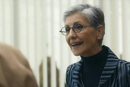 Cássia Kis como Cidália em Travessia, novela da TV Globo