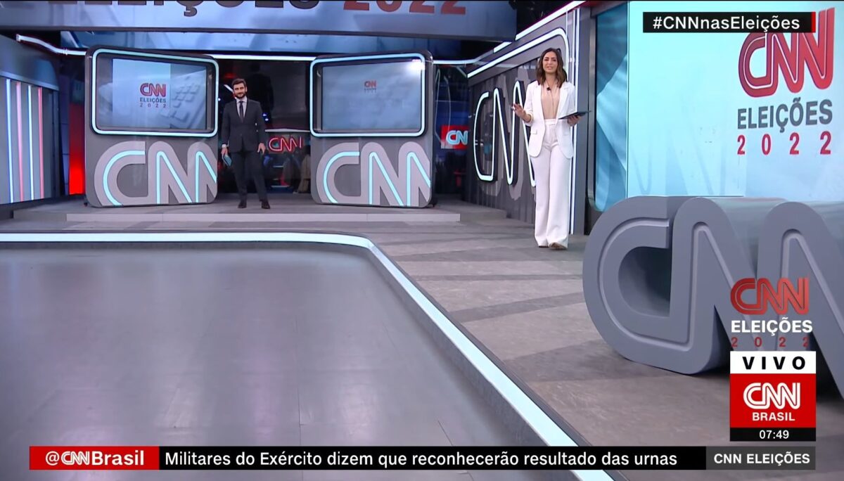 Evandro Cini e Stephanie Alves no estúdio da CNN Brasil