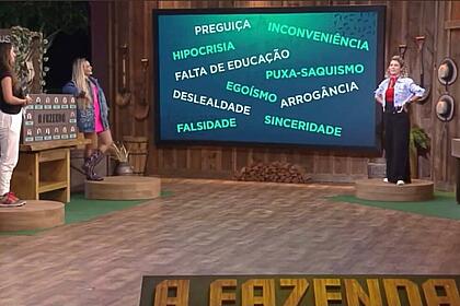 Doelane, Bárbara e Pétala durante dinâmica de A Fazenda.