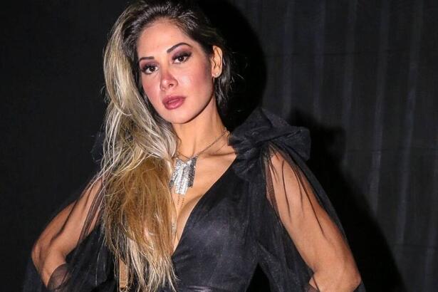 Maíra Cardi vestida de preto