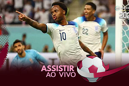 Jogador Sterling, com a camisa da Inglaterra, na arte onde assistir ao jogo Inglaterra x Estados Unidos