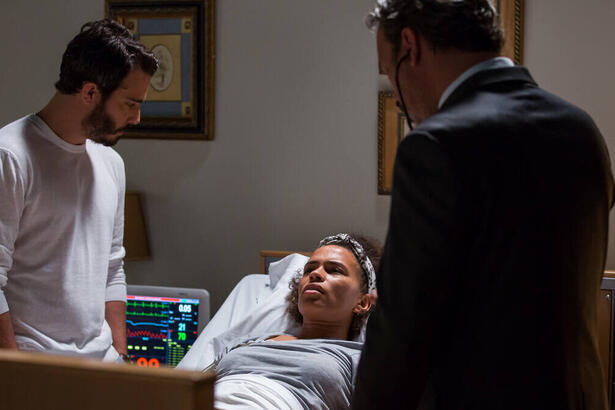 Thiago Rodrigues (Vasco) e Ana Sofia Martins (Carolina) em trecho da estreia de Valor da Vida