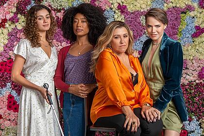Atrizes de 'Todas as Flores' durante photoshoot de divulgação da novela