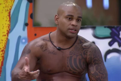 Cezar durante conversa com Ricardo sobre o 2º Paredão do BBB 23