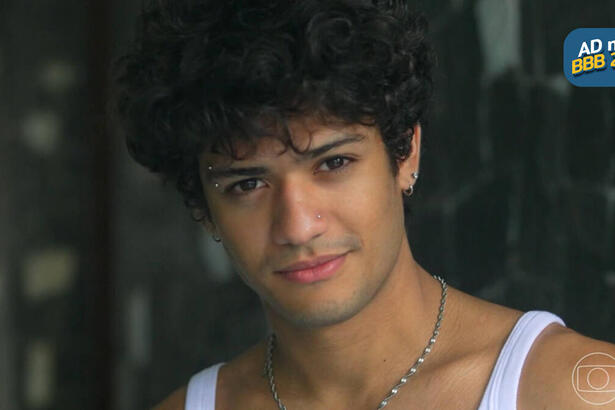 Gabriel Santana em cena da chamada de apresentação do BBB 23