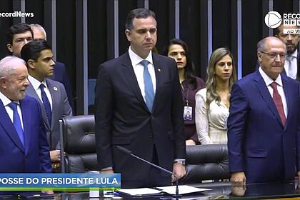 Lula ao lado do presidente do Senado Rodrigo Pacheco e do vice-presidente Geraldo Alckmin