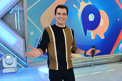 Celso portiolli no estúdio do passa ou repassa, no sbt