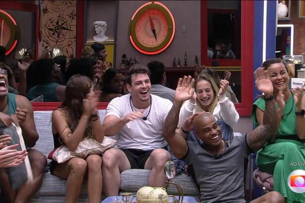 Cezar Black comemora após ser consagrado 5º líder do BBB 23