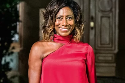 Gloria maria em foto posada
