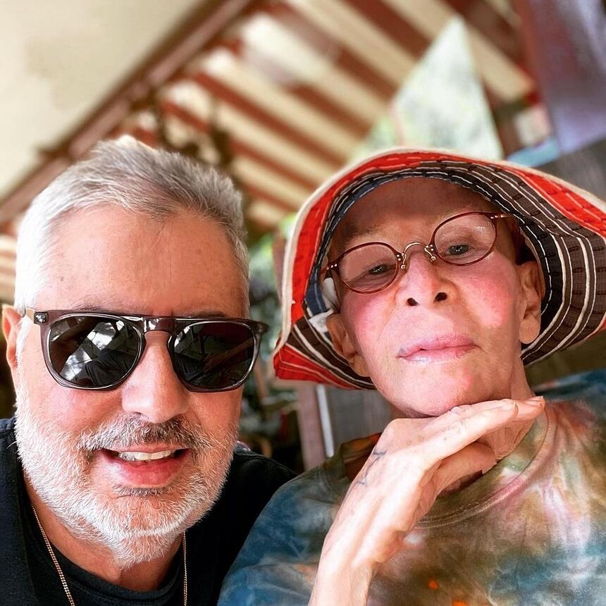 Roberto de Carvalho ao lado da esposa, Rita Lee; multi-instrumentista atualizou estado de saúde da cantora