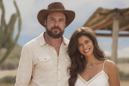 Candoca (isadora cruz) e zé paulinho (sergio guizé) em trecho do caítulo final de mar do sertão