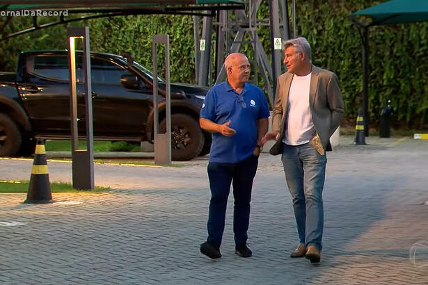 Cléber Machado conversou com Roberto Thomé, do Jornal da Record, sobre contratação pela emissora