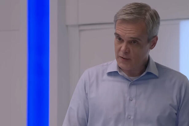 Dalton Vigh, como Otto, em trecho da novela Poliana Moça