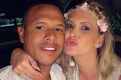 Influenciadora Juliana Paradela anunciou separação do ex-jogador de futebol Luís Fabiano