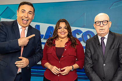 Sucesso de programas como o balanço geral, que, em são paulo, conta com reinaldo gottino, fabíola reipert e renato lombardi, explicam como record tv consegue se manter vice-líder no pnt há tanto tempo