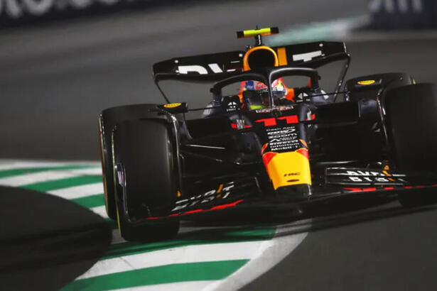 Carro de Sergio Pérez no GP da Arábia Saudita de Fórmula 1 2023